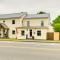 Chic and Central Apartment about 6 Mi to Sebec Lake!