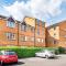 Self contained 1 bed flat next to transport for Canary Wharf and Excel, O2 with free parking - Londra