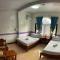 White Summerville Tourist Inn