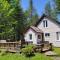 Lovely waterfront private cottage with hot tube - Head Lake