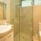 Poinciana Lodges - Ocean Views