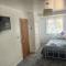Modern comfortable quiet self contained apartments - Brackley