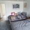 Modern comfortable quiet self contained apartments - Brackley