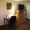 Coach Light Inn