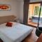 HPC Suites - Cassis Centre - Parking Gratuit & Piscine Chauffée