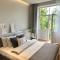 Silver Apartment