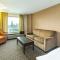 Comfort Inn & Suites Salmon Arm - Salmon Arm