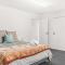 Wooing Retreat - Cromwell Holiday Home