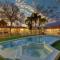 Charles Rasp Motor Inn & Cottages