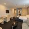 Charles Rasp Motor Inn & Cottages