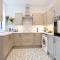 Stunning Scandi Abode in Manchester Parking