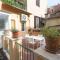 Quiet with large terrace in Spanish Steps area