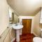 Charming School House with Large Pool - Гурон