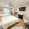 Group House Sleeps 26 THE ATTIC - 2 Miles to Cedar Point - Sandusky