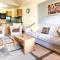 Exceptional 3 bed Penthouse with fireplace and stunning views - 福勒恩