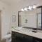 Comfy Retreat Balcony Views Amenities - وودبريدج