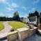 Luxury 4 Bedroom Holiday Home - Baguley