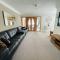 Luxury 4 Bedroom Holiday Home - Baguley