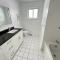 Letitia Heights !F Spacious and Stylish Private Bedroom with Shared Bathroom