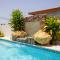 R&V Combate Beach House 1 with Pool