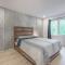 FREE PARKING PRIME LOCATION NEW MODERN CONDO