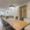 FREE PARKING PRIME LOCATION NEW MODERN CONDO