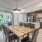 FREE PARKING PRIME LOCATION NEW MODERN CONDO