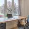 FREE PARKING PRIME LOCATION NEW MODERN CONDO