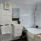The Artists Cottage - absolute waterfront
