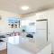 Intrepid, 15 3 Intrepid Close - right on the beachfront and WiFi - Shoal Bay