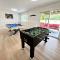 Dream Palace with HOT TUB-Game Room-Fire Pit-5BR-3BA - 特拉弗斯城