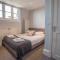 Cosy, Central Flat for up to 4 with Park View