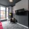 3 bedroom Shalom Sleeps 5 - Ideally Located in Hull- 2 Mins walk to Vibrant Newland Ave