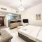 RH- Relaxing Studio, Downtown with private balcony, walk away from Burj Khalifa - Dubaj