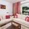 Sunny Lounge Apartment