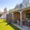 Cabin Margot with hot tub in private garden - Kaprijke