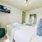 Spacious White House with parking, garden, Wi-Fi