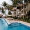 Petit Lafitte Beach Front Hotel & Bungalows - Playa del Carmen