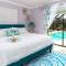 In the Heart of Naples, Suite with Lake & Pool