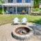 Boat Dock and Private Beach Lake Mary Retreat! - الإسكندرية