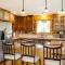 Lacys Log Cabin Alto Home with Mountain Views! - Alto