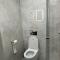 En-suite Double Room - Private Entrance & Free Parking