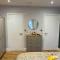 En-suite Double Room - Private Entrance & Free Parking