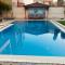 Lovely Villa 5- bedroom with Overflow Pool with Nice Garden at Green Oasis Resort - 亚历山大