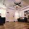 Chic & Cozy 2 bedroom - 1 bathroom - RATED BEST