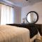 Chic & Cozy 2 bedroom - 1 bathroom - RATED BEST