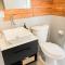 Surf Getaway, Queen Bed, Private Lanai