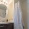 Saratoga Serenity: Charming Rental Nearby Downtown