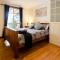 Camellia Cottage - Country Rustic Charm Close to Forest and Town