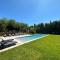 Grand Mas Provençal rénové avec piscine-plage - 卡瓦永